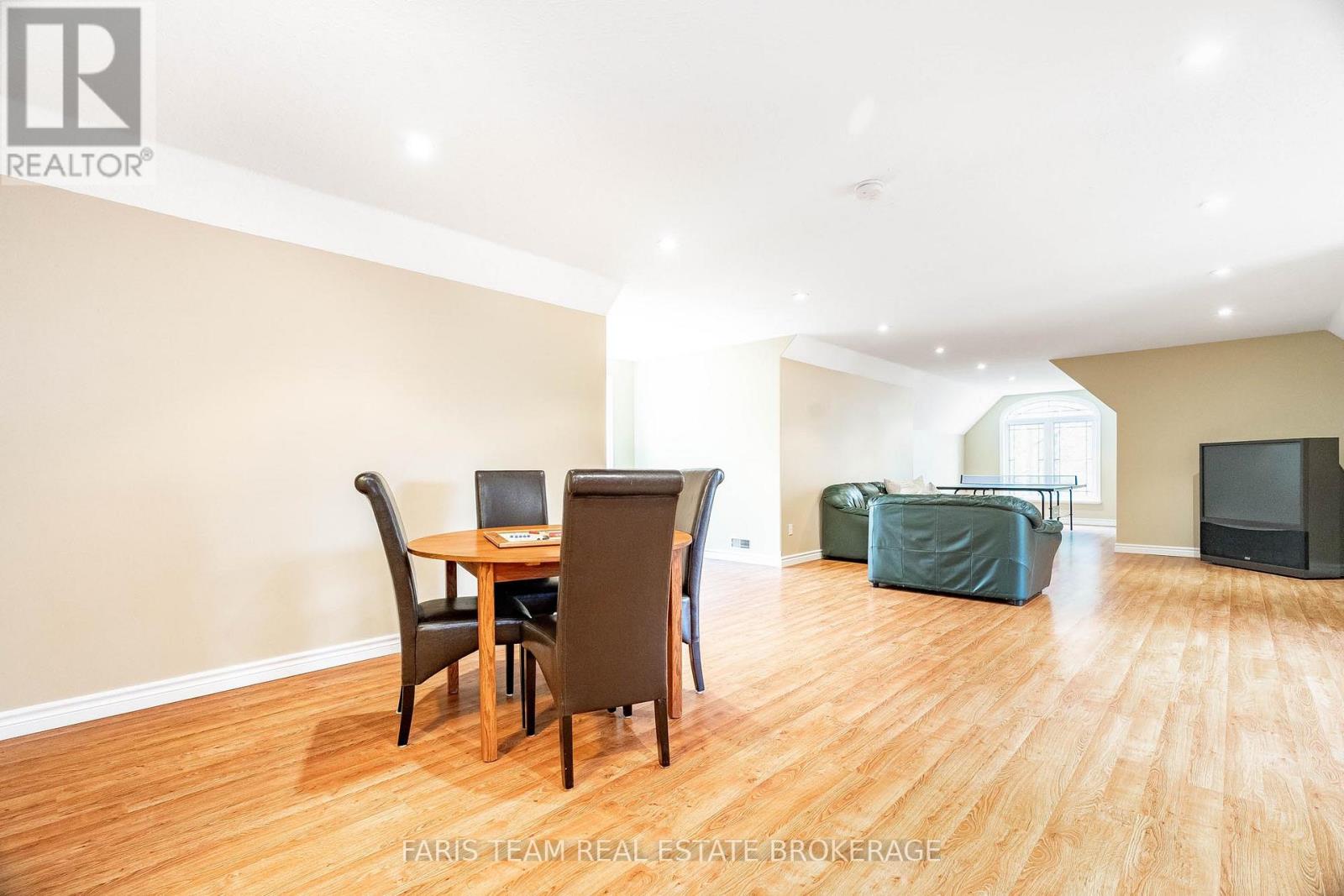 138 Knox Road E, Wasaga Beach, Ontario  L9Z 2T5 - Photo 23 - S12827670