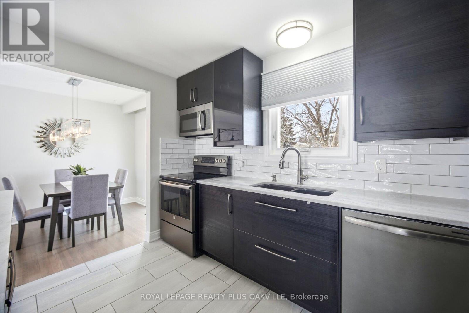 98 Rustic Crescent, Orangeville, Ontario  L9W 1S9 - Photo 17 - W12827644