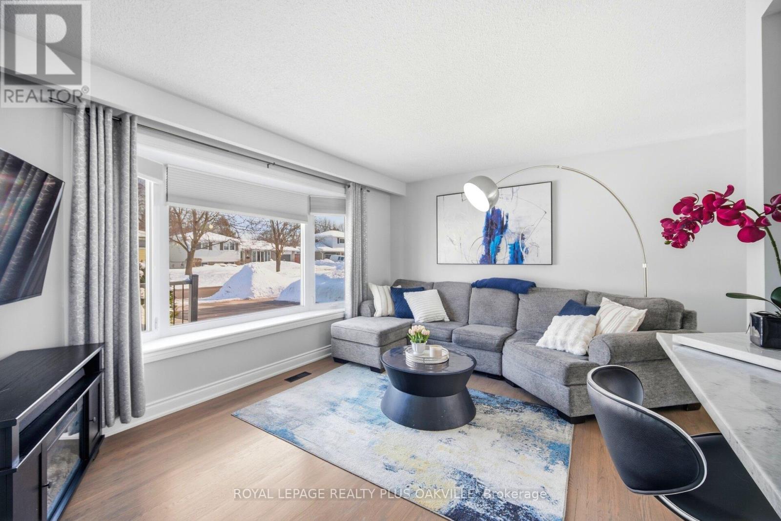 98 Rustic Crescent, Orangeville, Ontario  L9W 1S9 - Photo 9 - W12827644