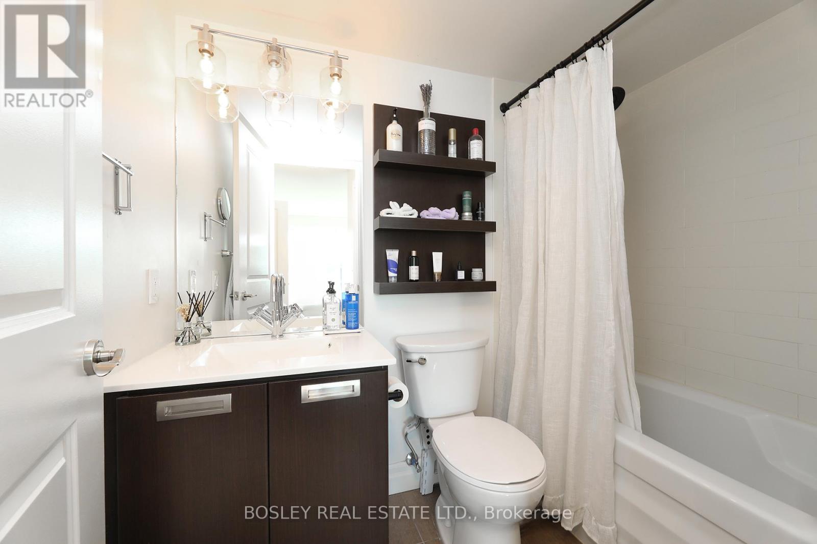 210 - 20 Gothic Avenue, Toronto, Ontario  M6P 1T5 - Photo 12 - W12827656