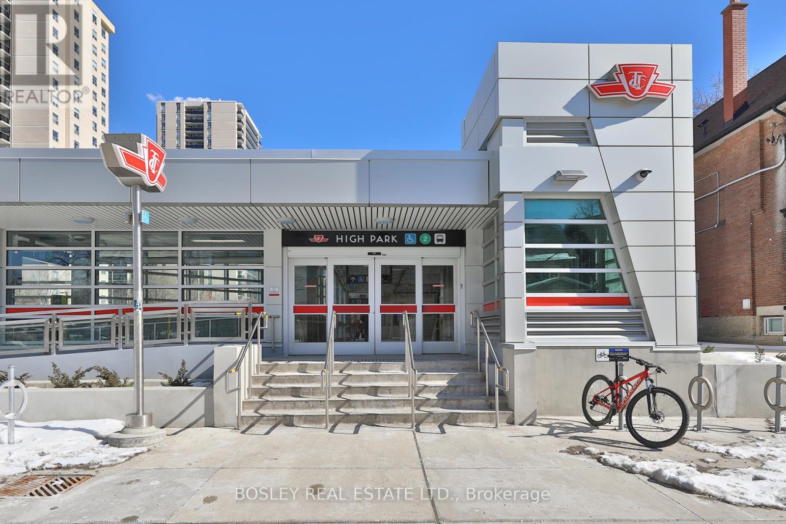 210 - 20 Gothic Avenue, Toronto, Ontario  M6P 1T5 - Photo 27 - W12827656