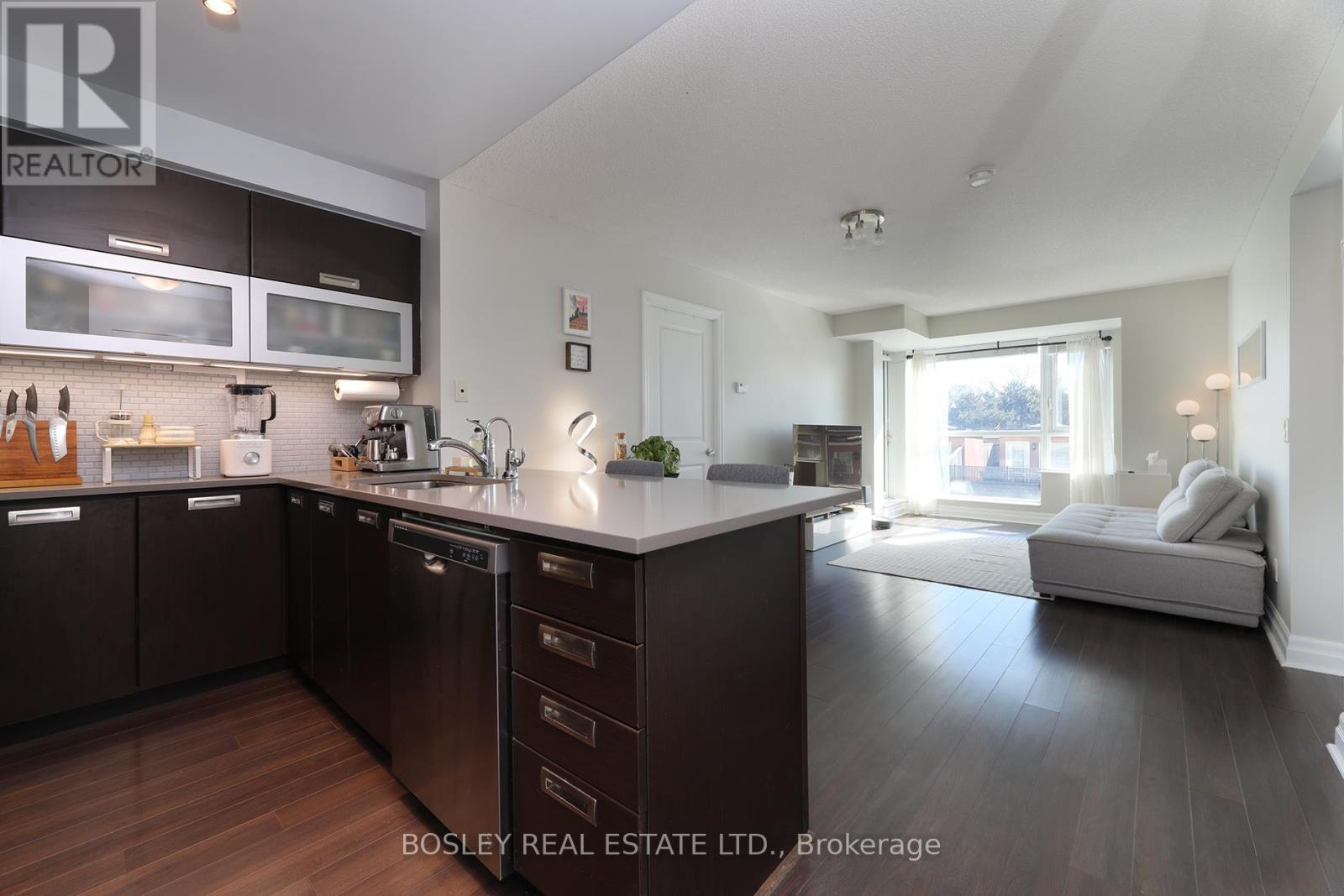 210 - 20 Gothic Avenue, Toronto, Ontario  M6P 1T5 - Photo 6 - W12827656