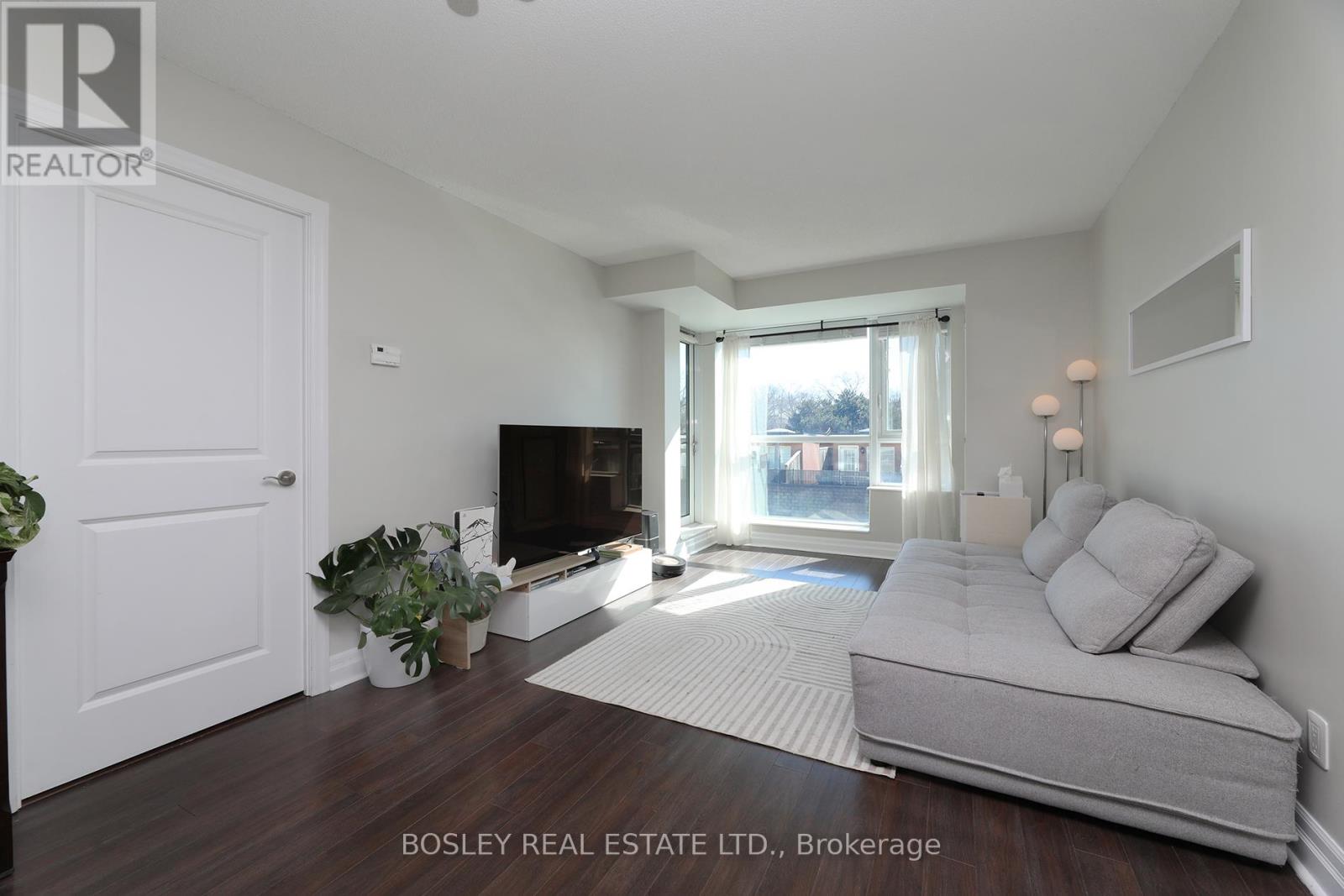 210 - 20 Gothic Avenue, Toronto, Ontario  M6P 1T5 - Photo 7 - W12827656