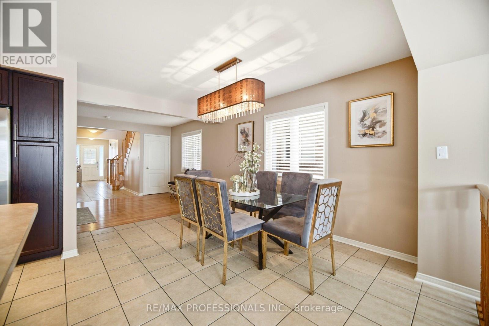 56 Lightcatcher Circle, Brampton, Ontario  L6P 3P5 - Photo 10 - W12827680