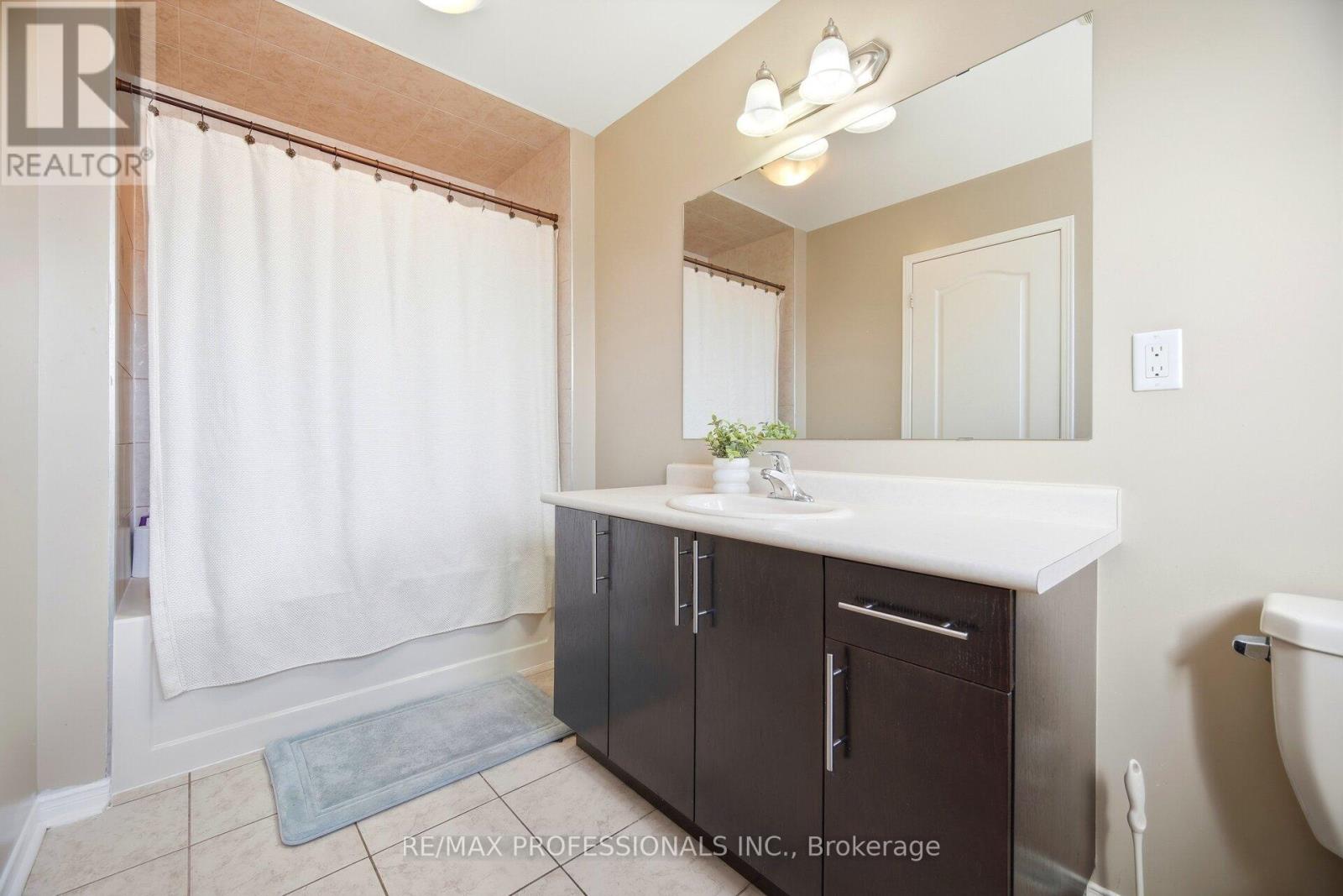 56 Lightcatcher Circle, Brampton, Ontario  L6P 3P5 - Photo 25 - W12827680