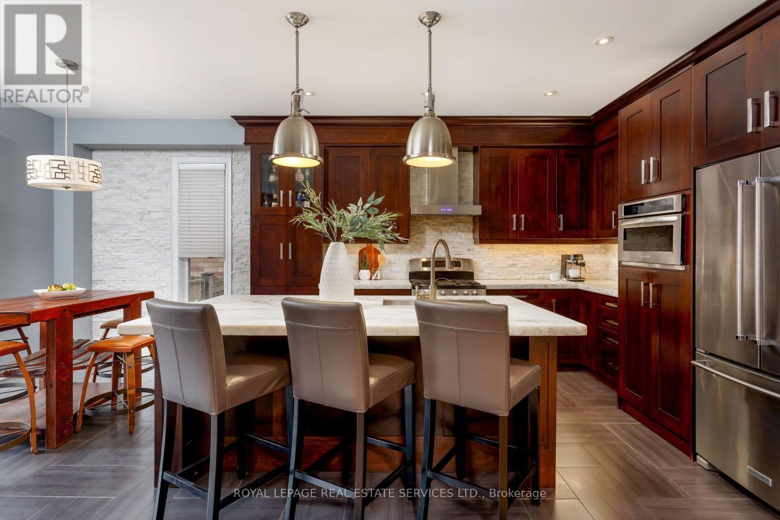 2299 Millstone Drive, Oakville, Ontario  L6M 0H1 - Photo 13 - W12827714