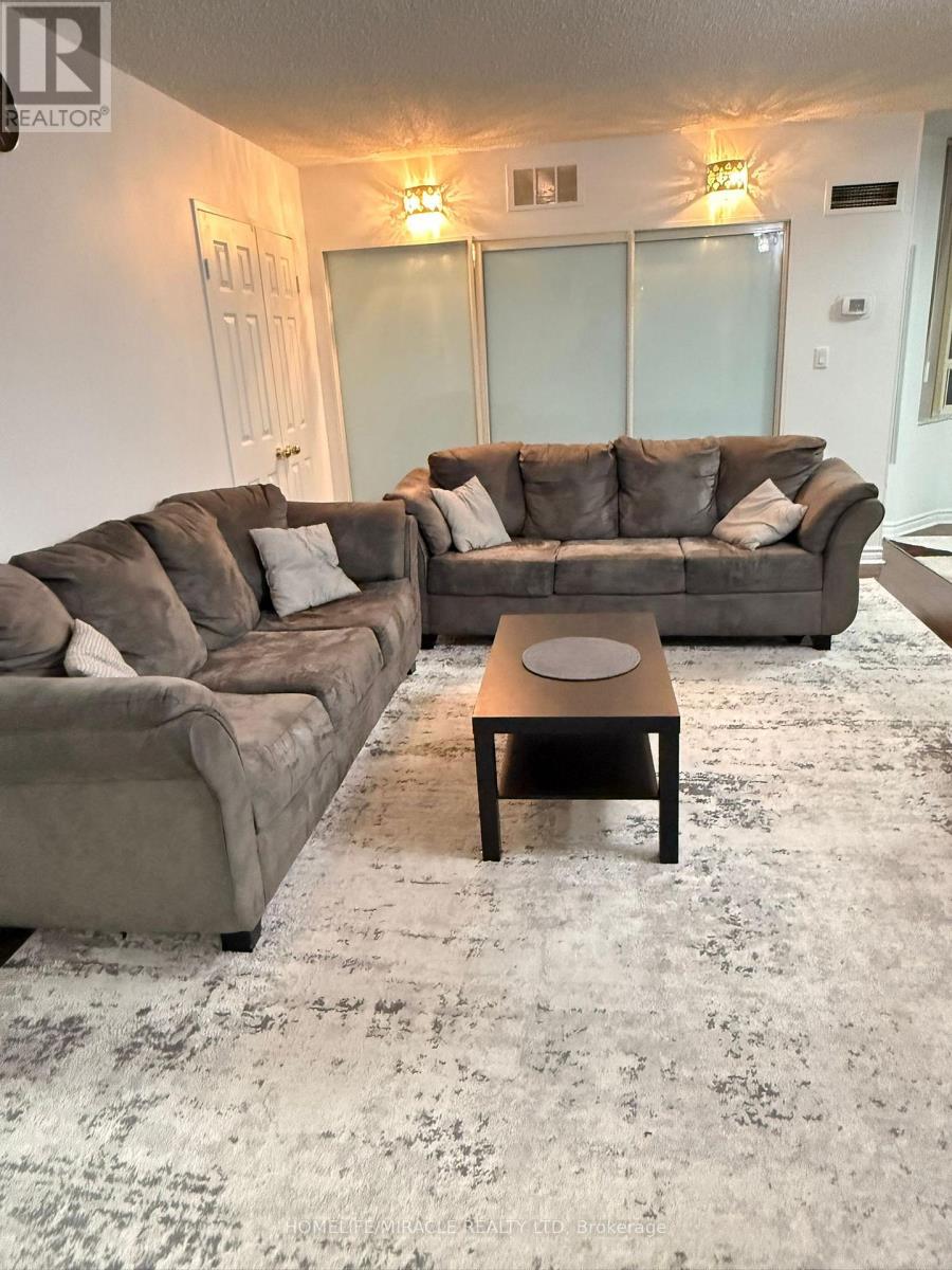 409 - 5 LISA STREET, Brampton, Ontario