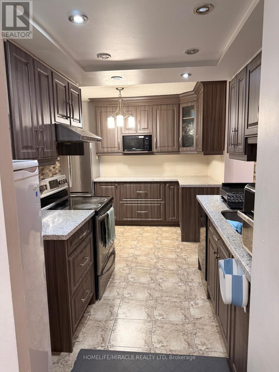 409 - 5 Lisa Street, Brampton, Ontario  L6T 4T4 - Photo 5 - W12827790