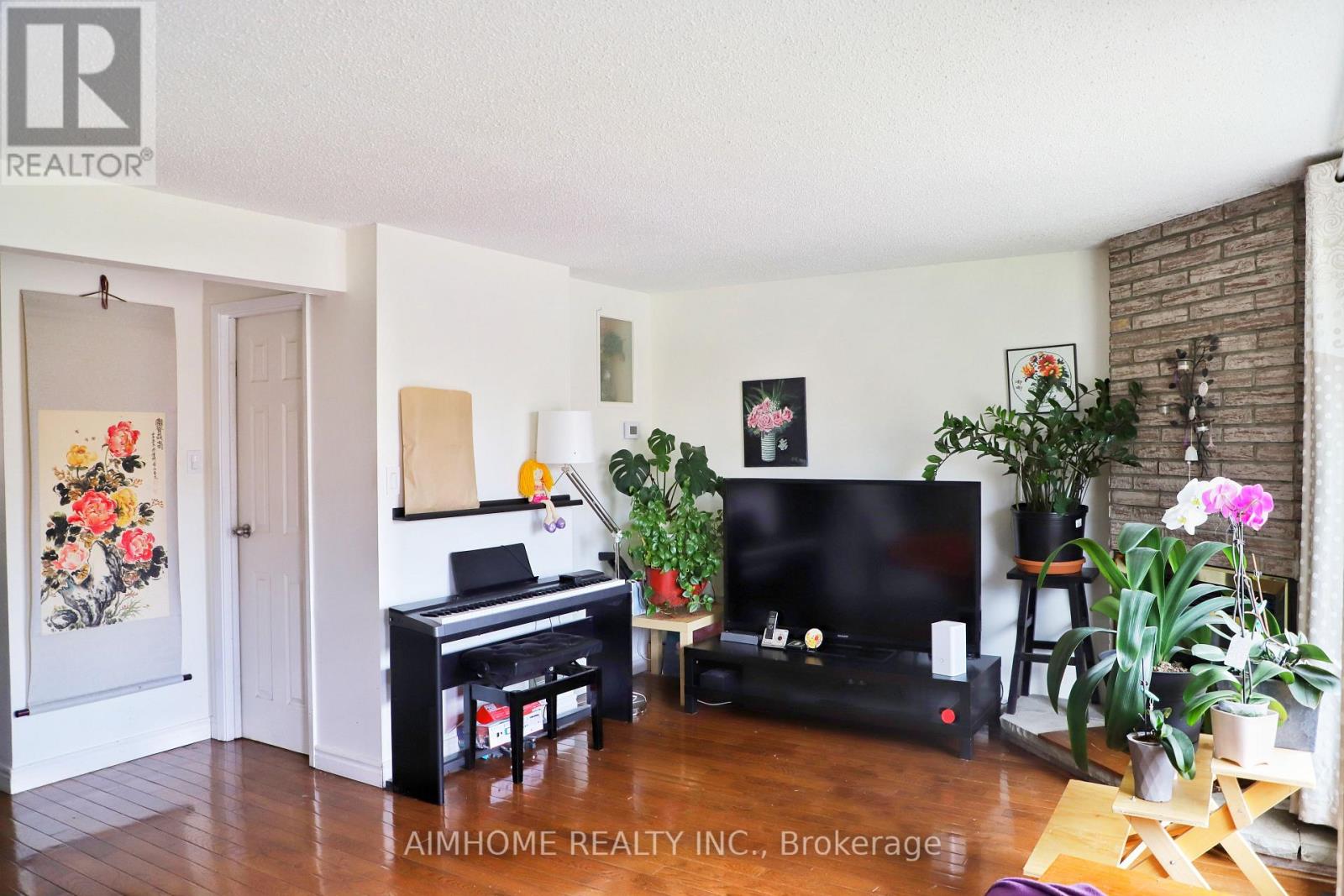 33 - 1051 Cedarglen Gate, Mississauga, Ontario  L5C 3A7 - Photo 10 - W12827804