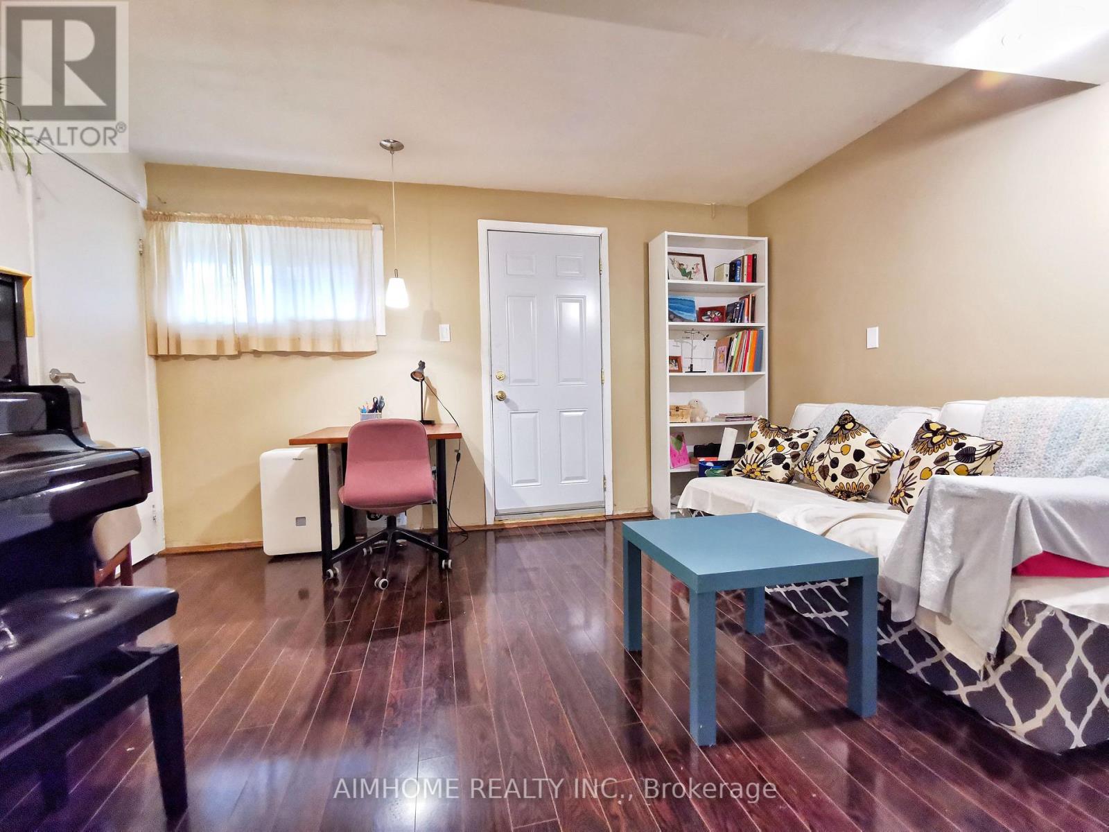 33 - 1051 Cedarglen Gate, Mississauga, Ontario  L5C 3A7 - Photo 4 - W12827804