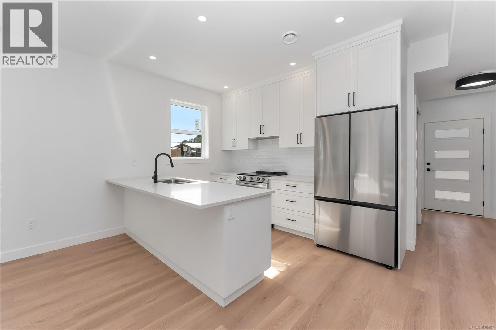 114 Plante Cres, Lake Cowichan, British Columbia  V0R 2G0 - Photo 3 - 1025562