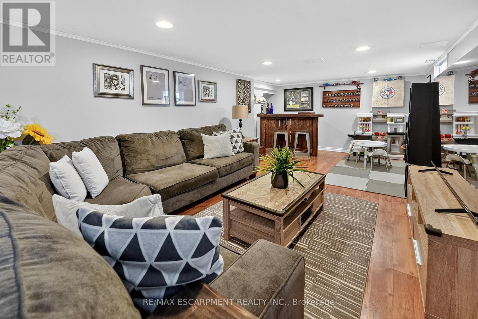 290 East 43rd Street, Hamilton, Ontario  L8T 3C7 - Photo 17 - X12827634