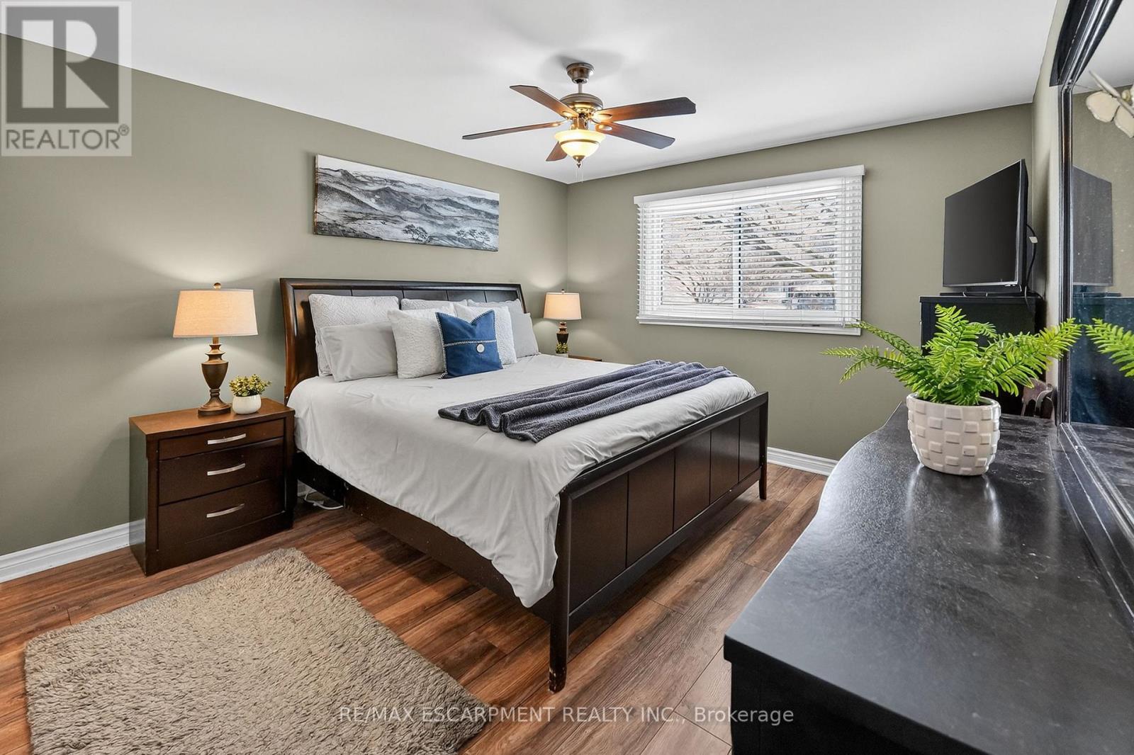 290 East 43rd Street, Hamilton, Ontario  L8T 3C7 - Photo 9 - X12827634