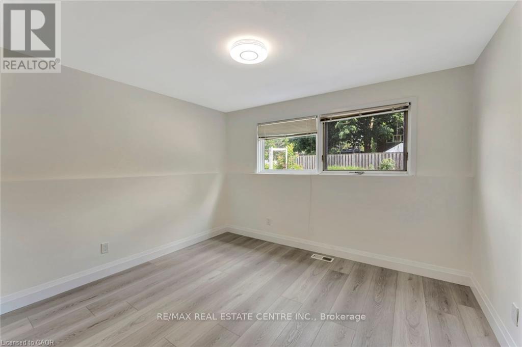 2 - 6 Ruskview Road, Kitchener, Ontario  N2M 4S2 - Photo 12 - X12827698