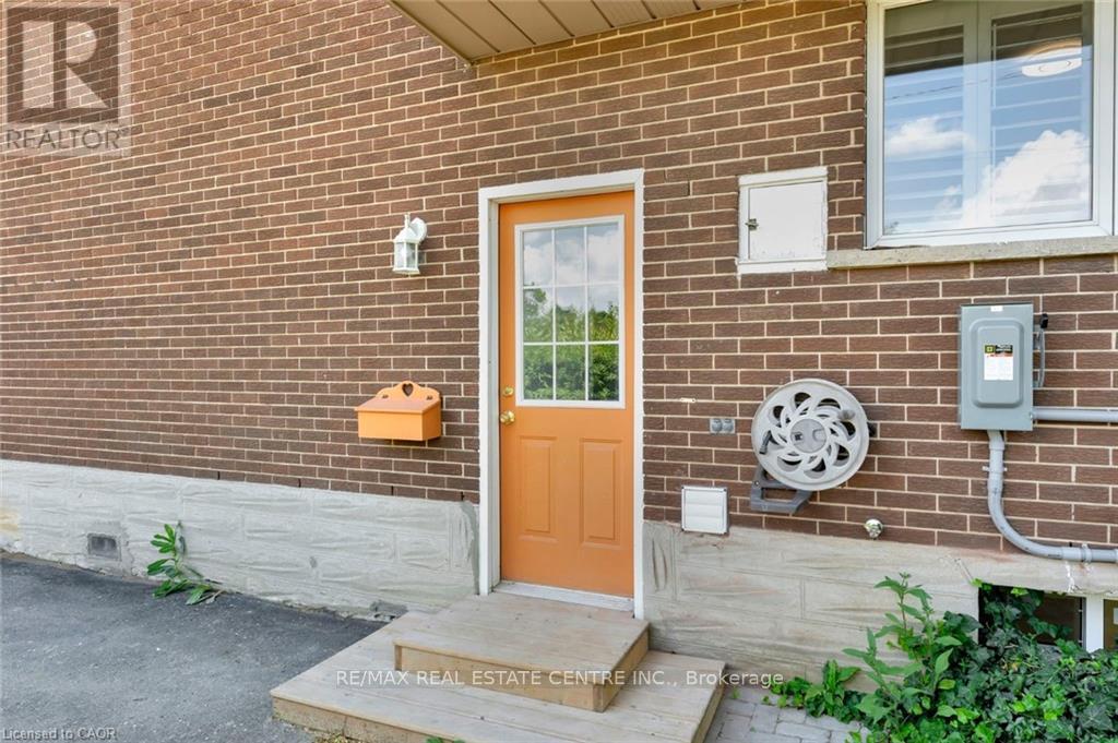 2 - 6 Ruskview Road, Kitchener, Ontario  N2M 4S2 - Photo 2 - X12827698