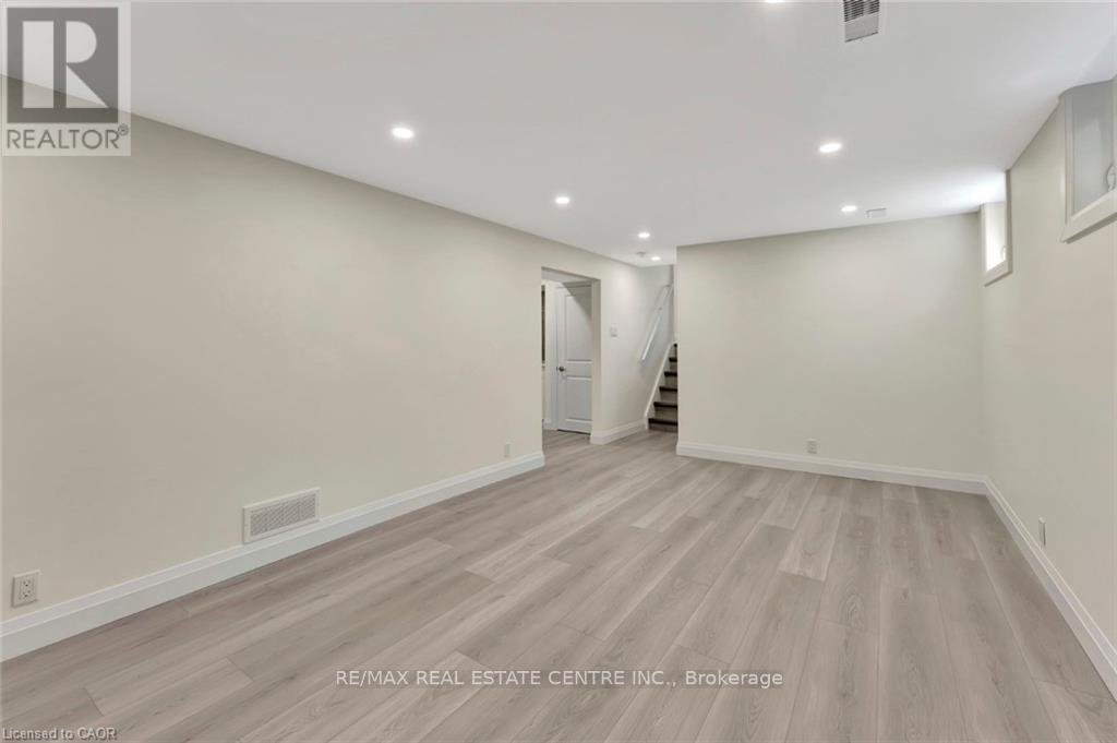 2 - 6 Ruskview Road, Kitchener, Ontario  N2M 4S2 - Photo 5 - X12827698