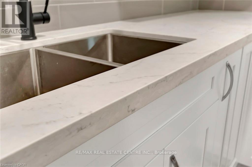 2 - 6 Ruskview Road, Kitchener, Ontario  N2M 4S2 - Photo 8 - X12827698