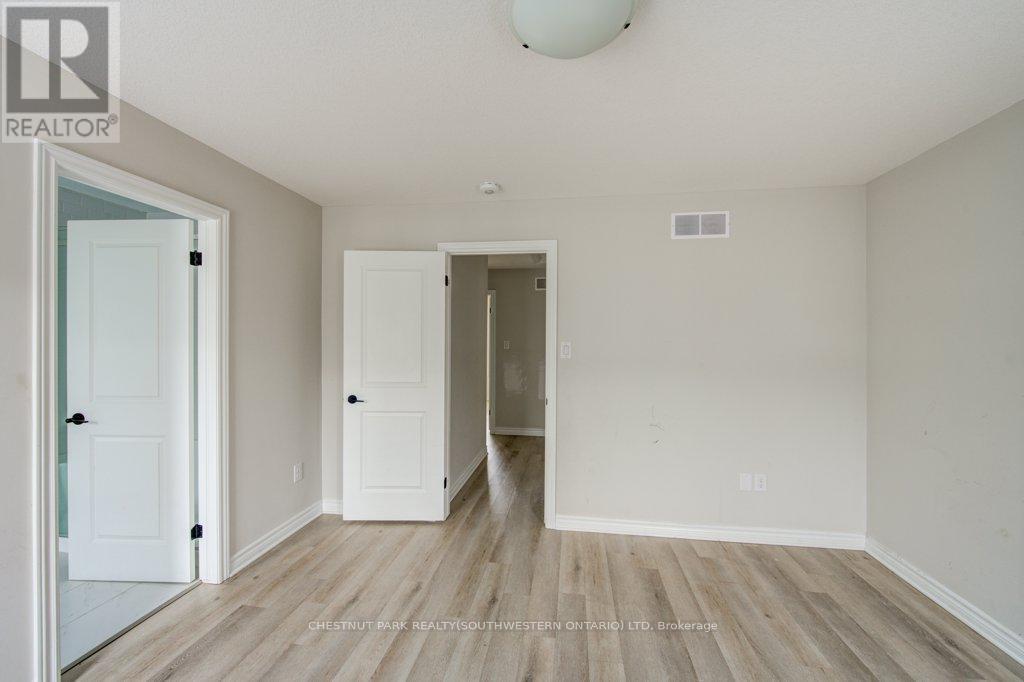 37 - 435 Callaway Road, London North, Ontario  N6G 2N1 - Photo 35 - X12827746