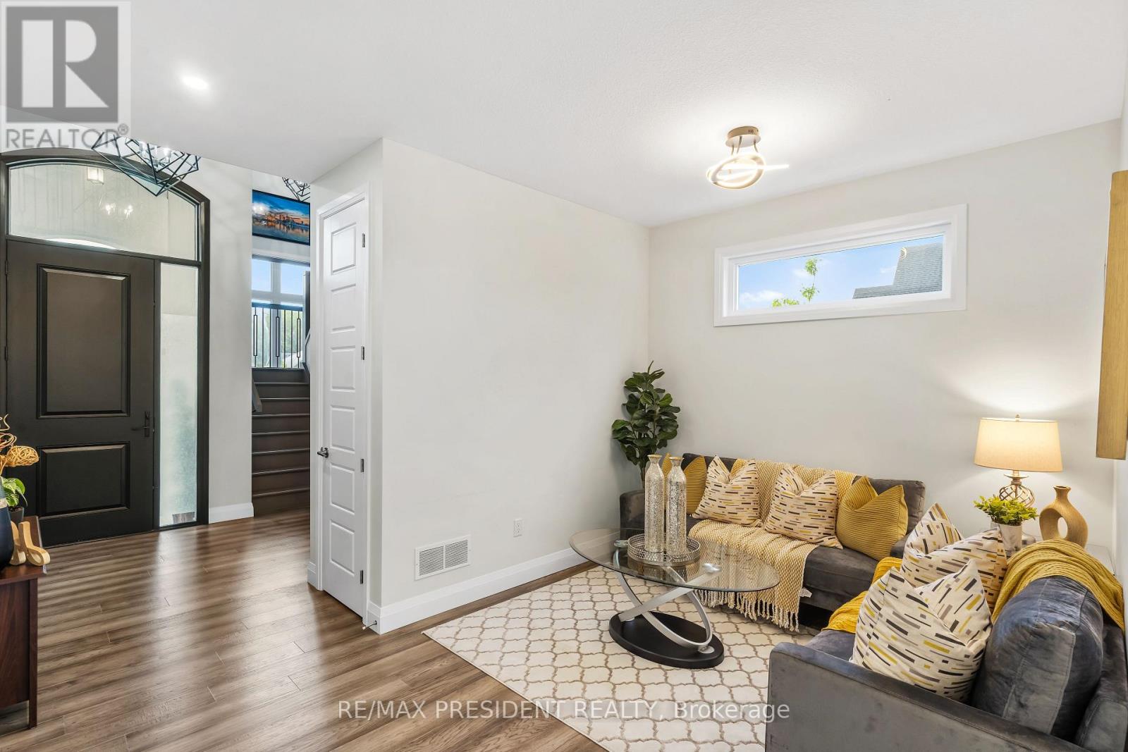 191 Foxborough Place, Thames Centre, Ontario  N0M 2P0 - Photo 11 - X12827760