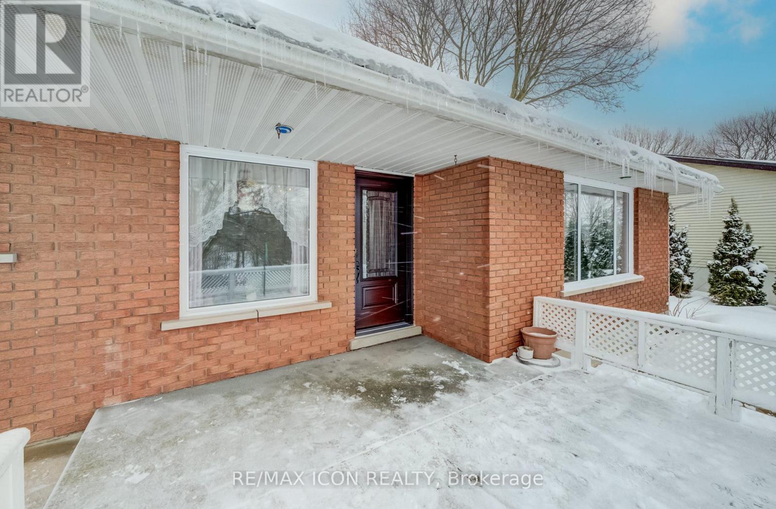 121 North Water Street, Wellington North, Ontario  N0G 2L3 - Photo 9 - X12827778