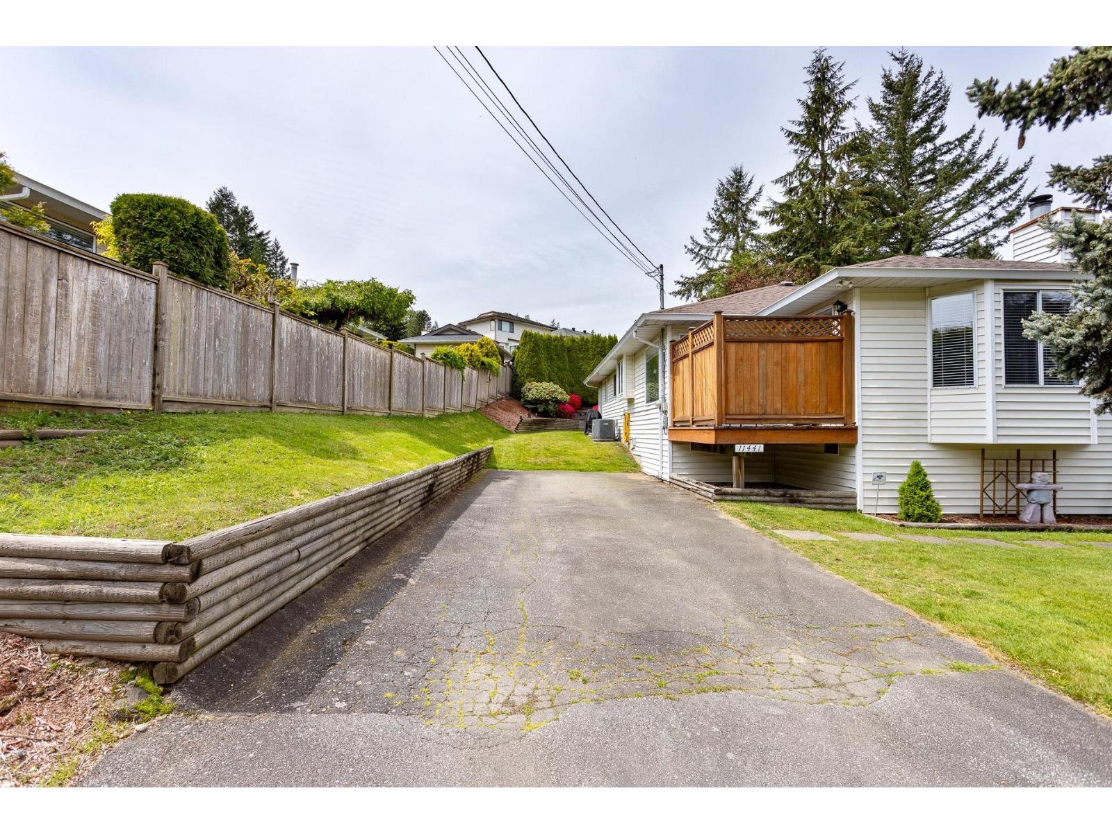 11441 Surrey Road, Surrey, British Columbia  V3R 5T4 - Photo 3 - R3055479