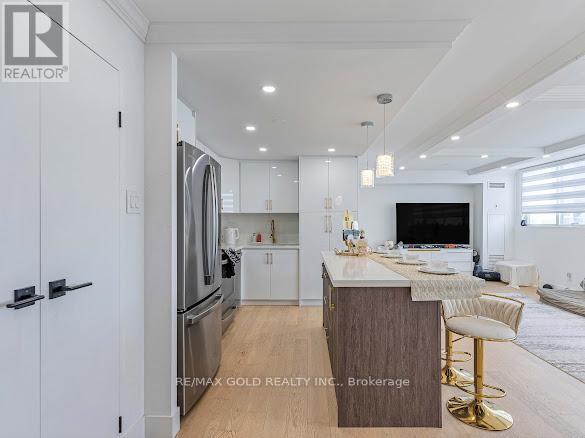 2108 - 3700 Kaneff Crescent, Mississauga, Ontario  L5A 4B8 - Photo 7 - W12730556