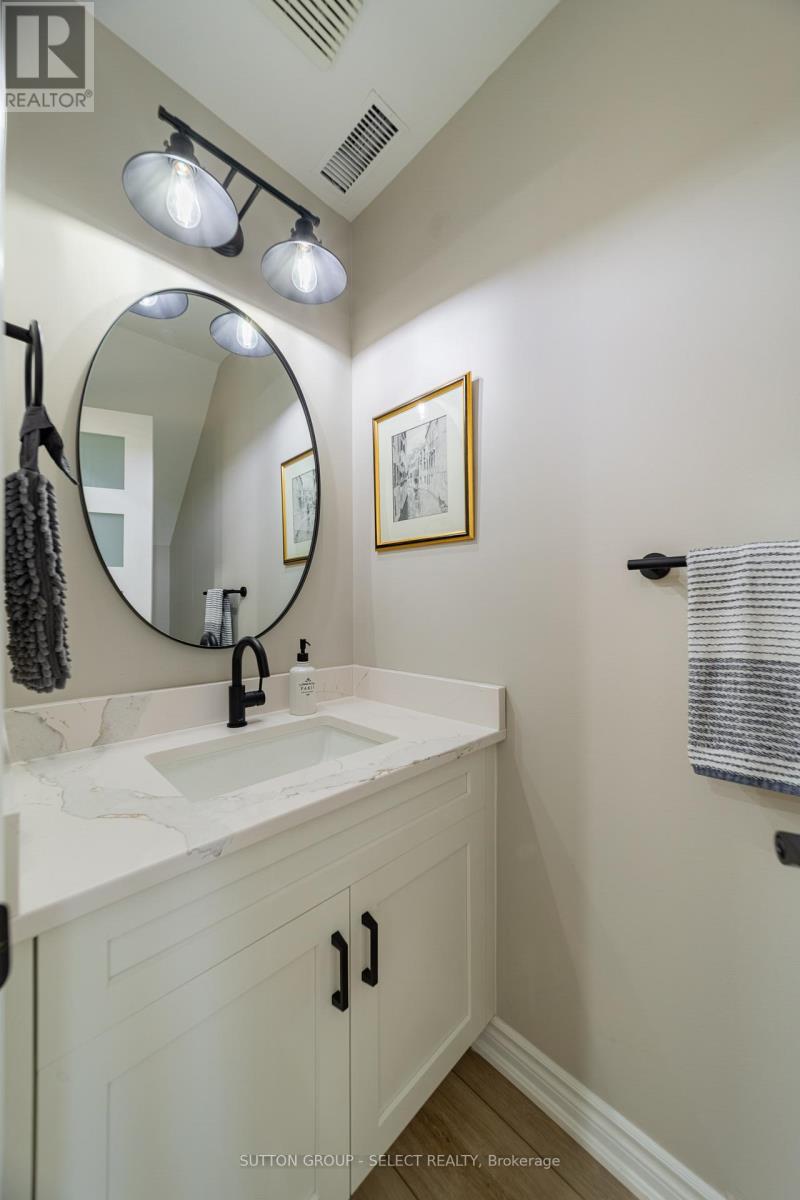 Photo 21 of 50 for 24 - 48 Ontario Street S