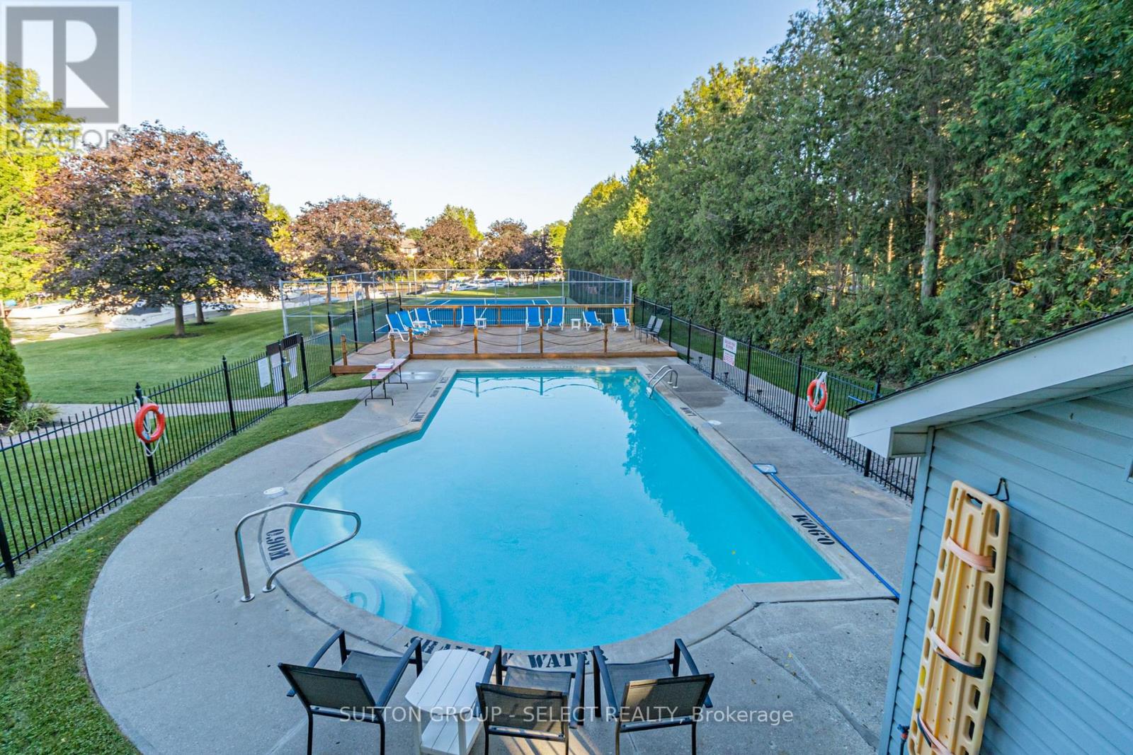 Photo 5 of 50 for 24 - 48 Ontario Street S