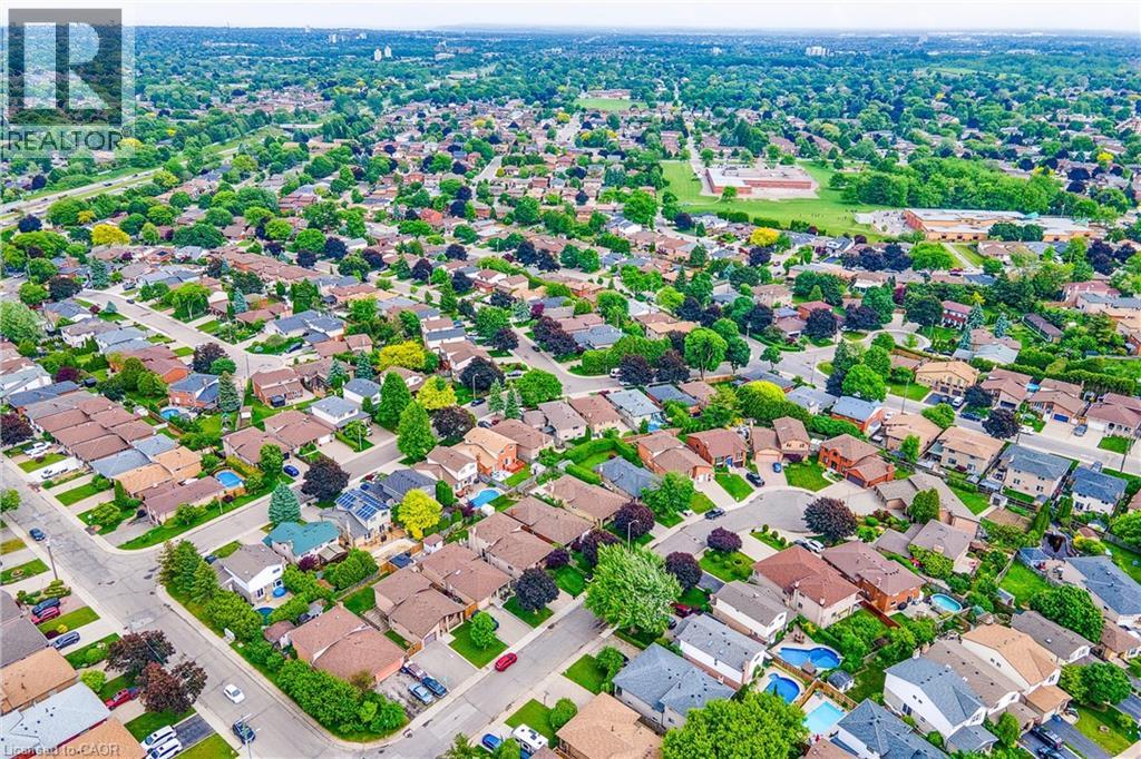 9 Valanna Court, Hamilton, Ontario  L9C 7A3 - Photo 39 - 40808132