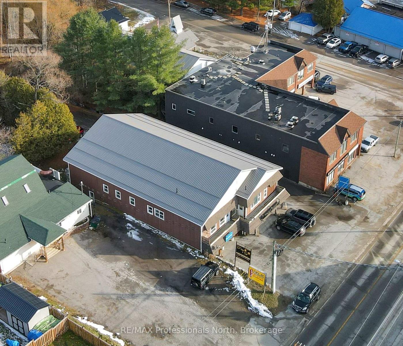 41 Maple Avenue, Dysart Et Al, Ontario  K0M 1S0 - Photo 2 - X12827926