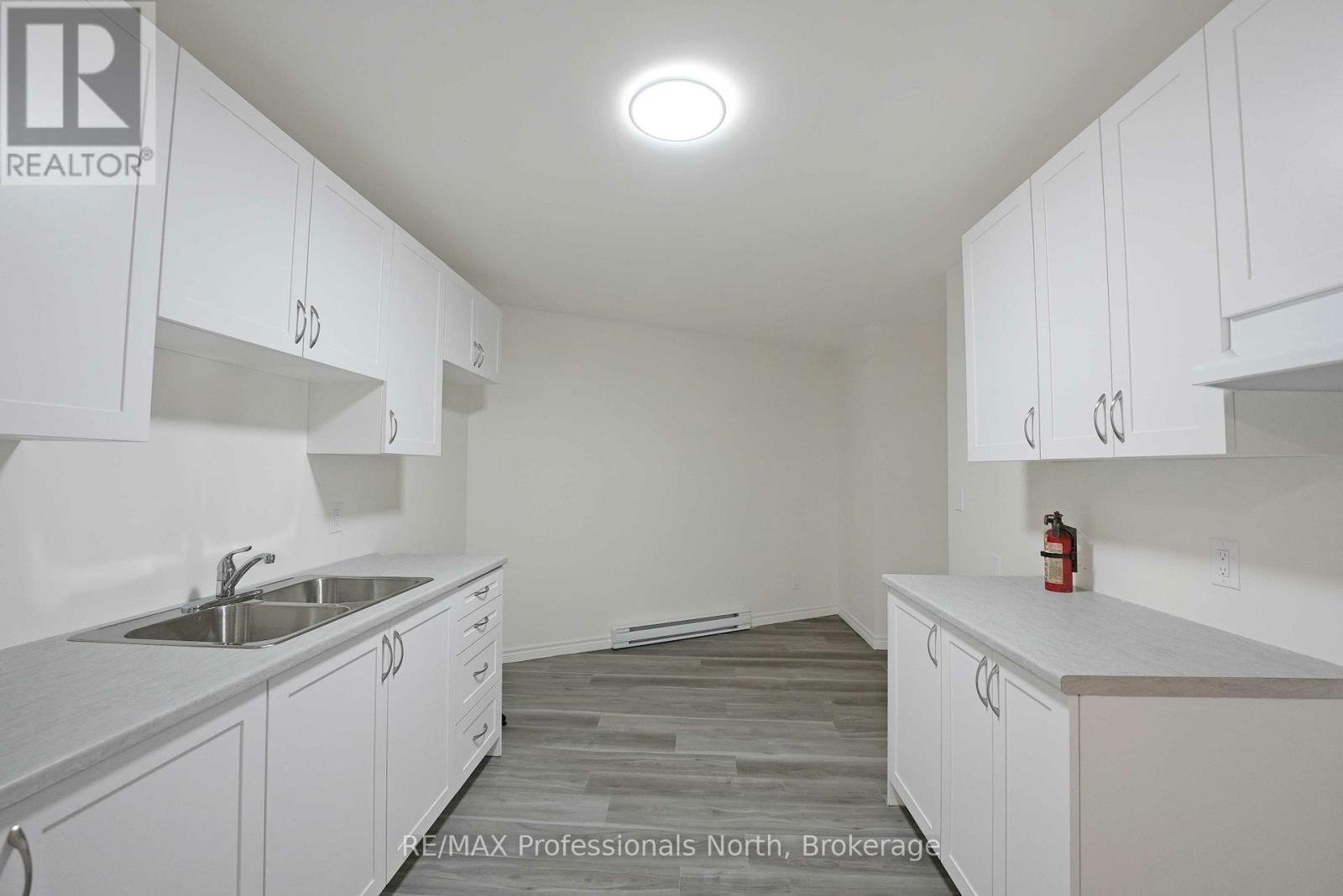 41 Maple Avenue, Dysart Et Al, Ontario  K0M 1S0 - Photo 31 - X12827926