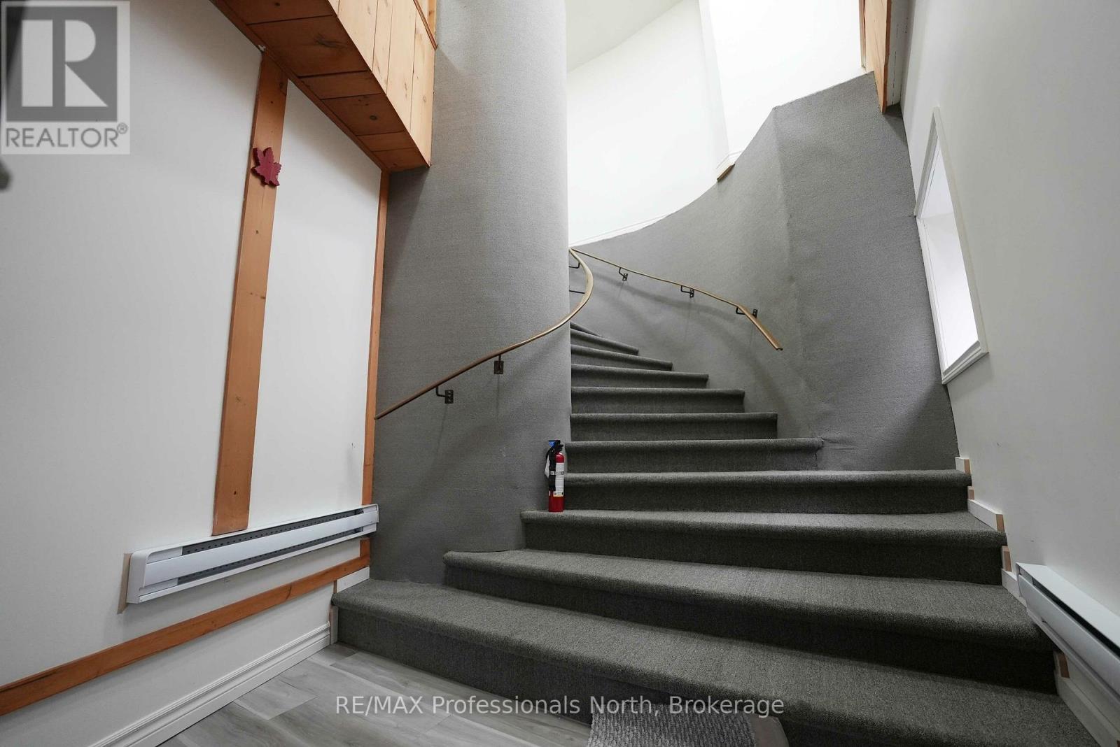 41 Maple Avenue, Dysart Et Al, Ontario  K0M 1S0 - Photo 34 - X12827926