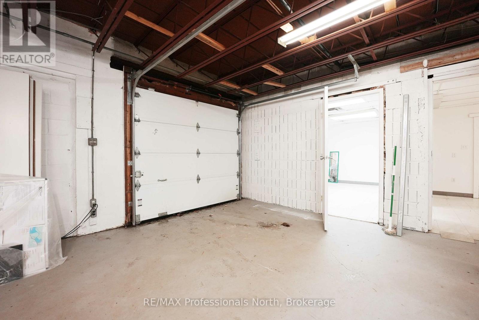 41 Maple Avenue, Dysart Et Al, Ontario  K0M 1S0 - Photo 35 - X12827926