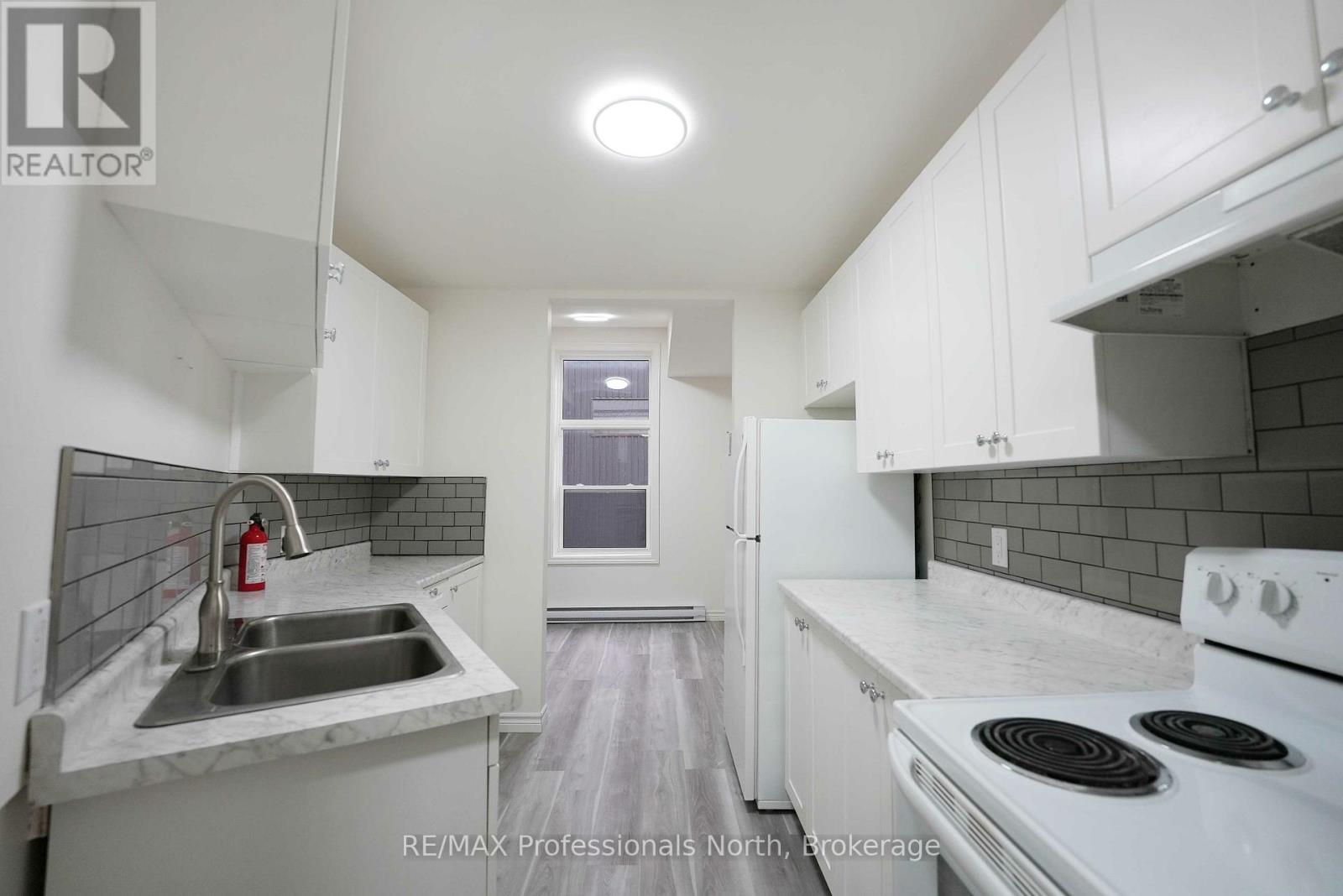 41 Maple Avenue, Dysart Et Al, Ontario  K0M 1S0 - Photo 5 - X12827926