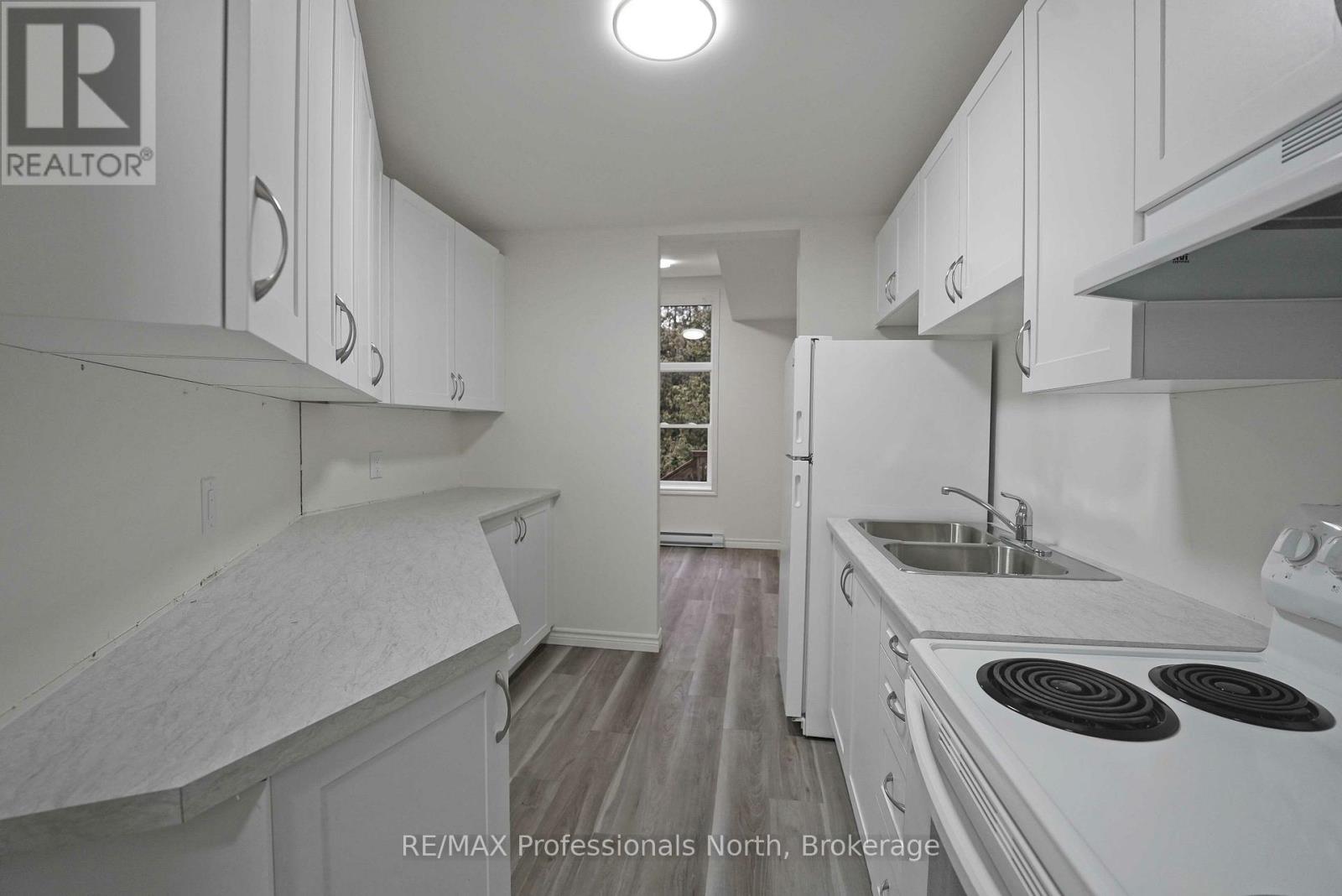 41 Maple Avenue, Dysart Et Al, Ontario  K0M 1S0 - Photo 8 - X12827926