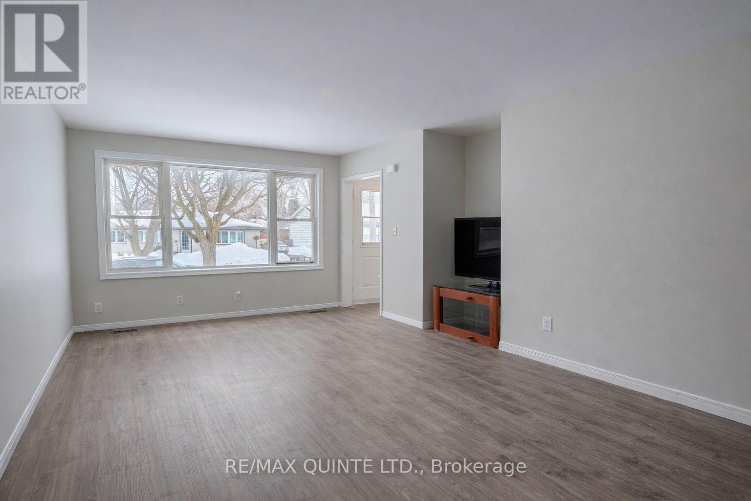 15 Union Street, Belleville, Ontario  K8P 2B5 - Photo 6 - X12827864