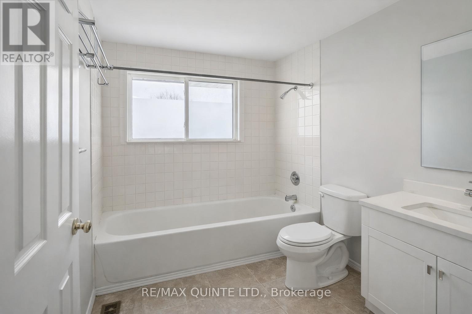 15 Union Street, Belleville, Ontario  K8P 2B5 - Photo 8 - X12827864