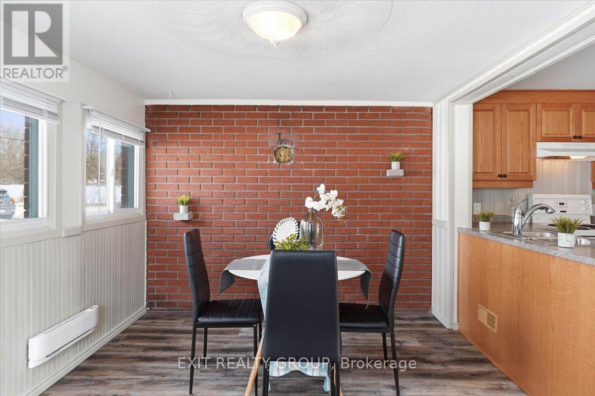 1083 Lakeside Drive, Prince Edward County, Ontario  K0K 1T0 - Photo 28 - X12827894