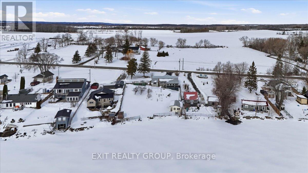 1083 Lakeside Drive, Prince Edward County, Ontario  K0K 1T0 - Photo 44 - X12827894