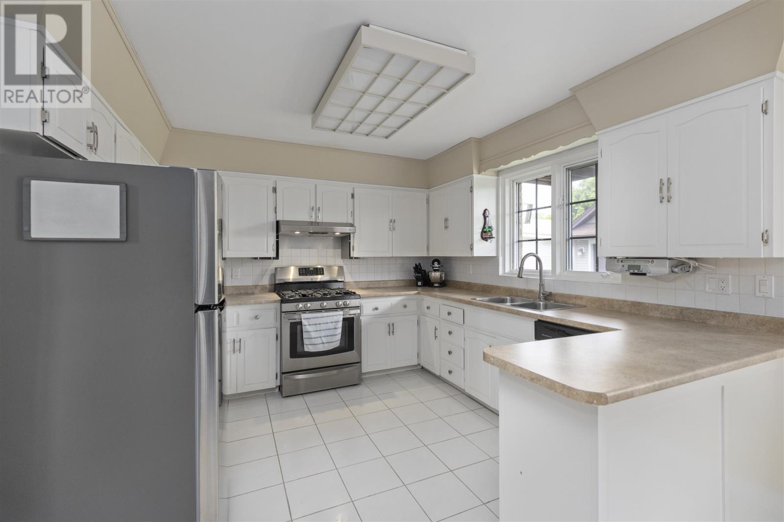 16 Charlotte Dr, Sault Ste. Marie, Ontario  P6B 5S7 - Photo 12 - SM260377