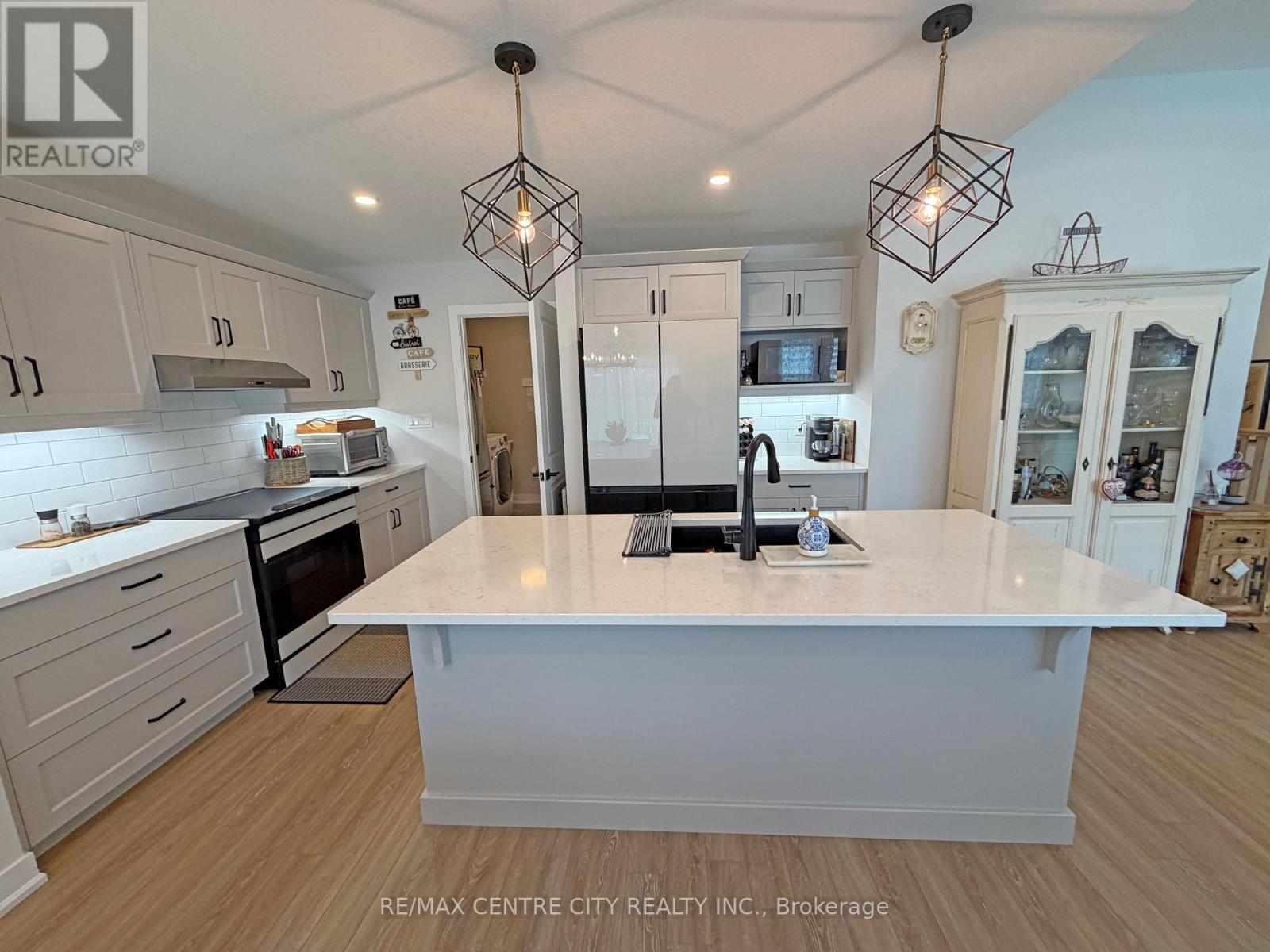 46 Snowy Owl Trail, Central Elgin, Ontario  N5R 0M6 - Photo 25 - X12827918