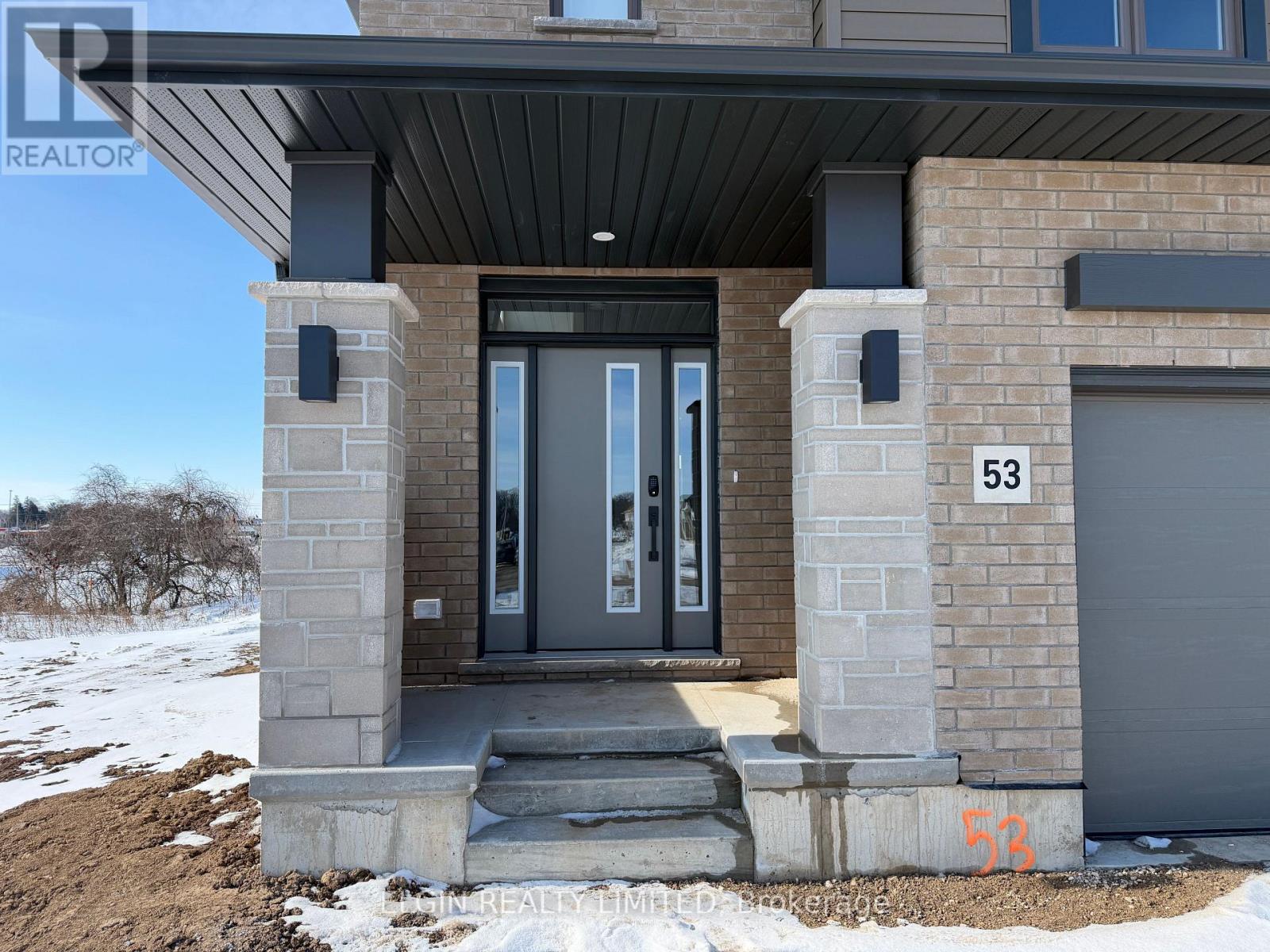 53 Woodcock Drive, Tillsonburg, Ontario  N4G 0L9 - Photo 2 - X12827940