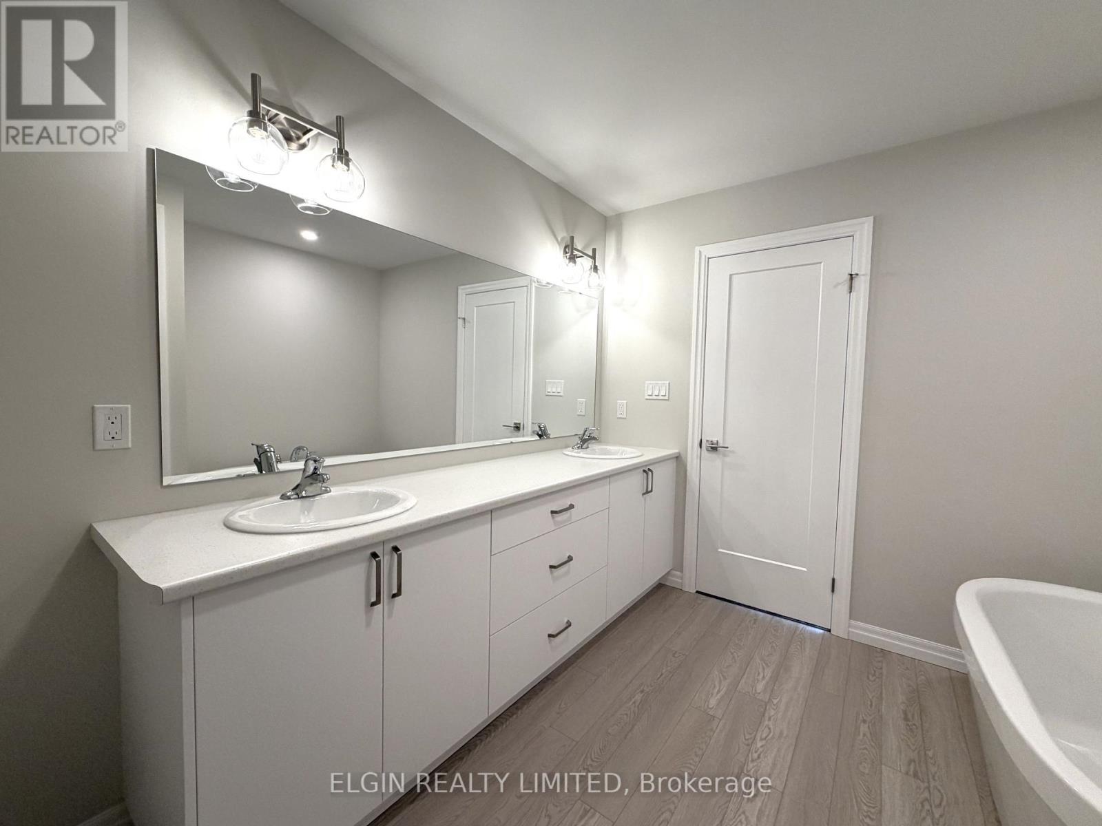 53 Woodcock Drive, Tillsonburg, Ontario  N4G 0L9 - Photo 21 - X12827940