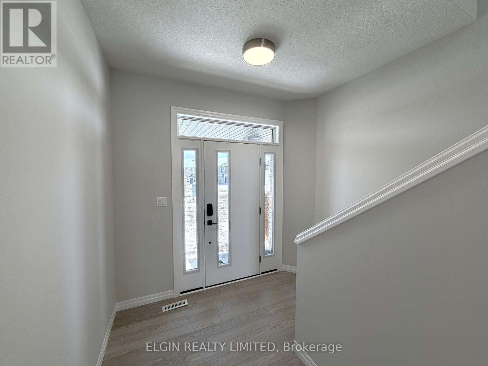 53 Woodcock Drive, Tillsonburg, Ontario  N4G 0L9 - Photo 4 - X12827940