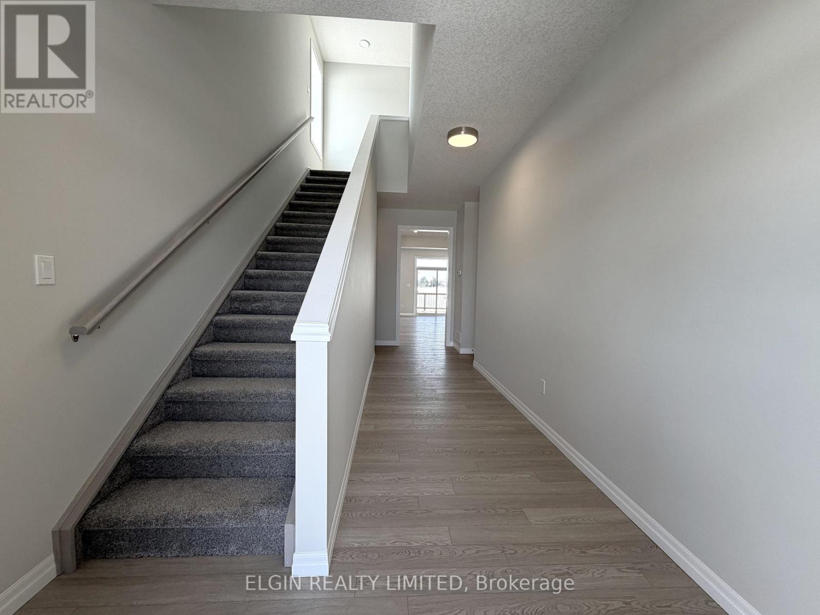 53 Woodcock Drive, Tillsonburg, Ontario  N4G 0L9 - Photo 5 - X12827940