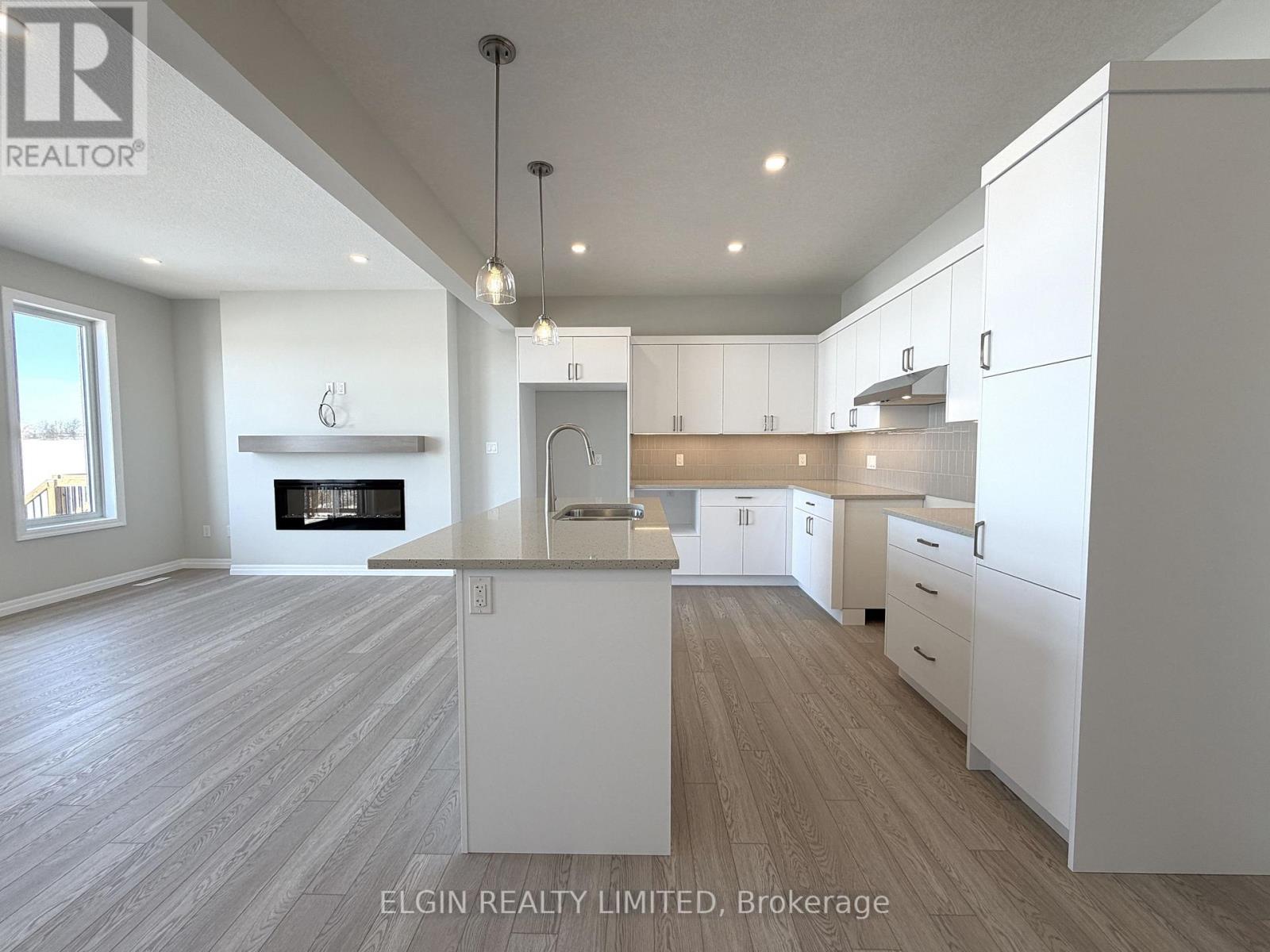 53 Woodcock Drive, Tillsonburg, Ontario  N4G 0L9 - Photo 8 - X12827940