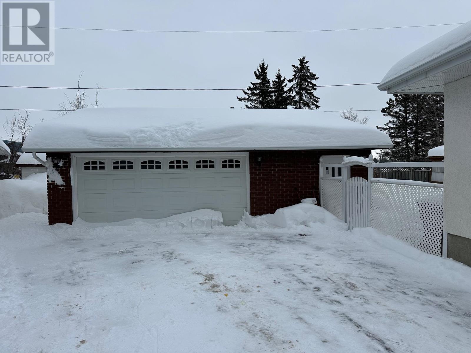 432 Amethyst Cres, Thunder Bay, Ontario  P7C 1T1 - Photo 2 - TB2600318