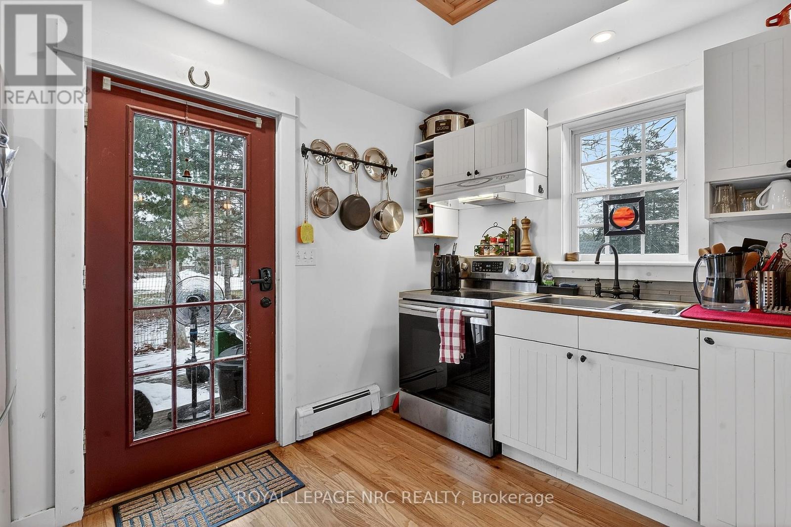 276 Elmwood Avenue, Fort Erie, Ontario  L0S 1B0 - Photo 12 - X12827862