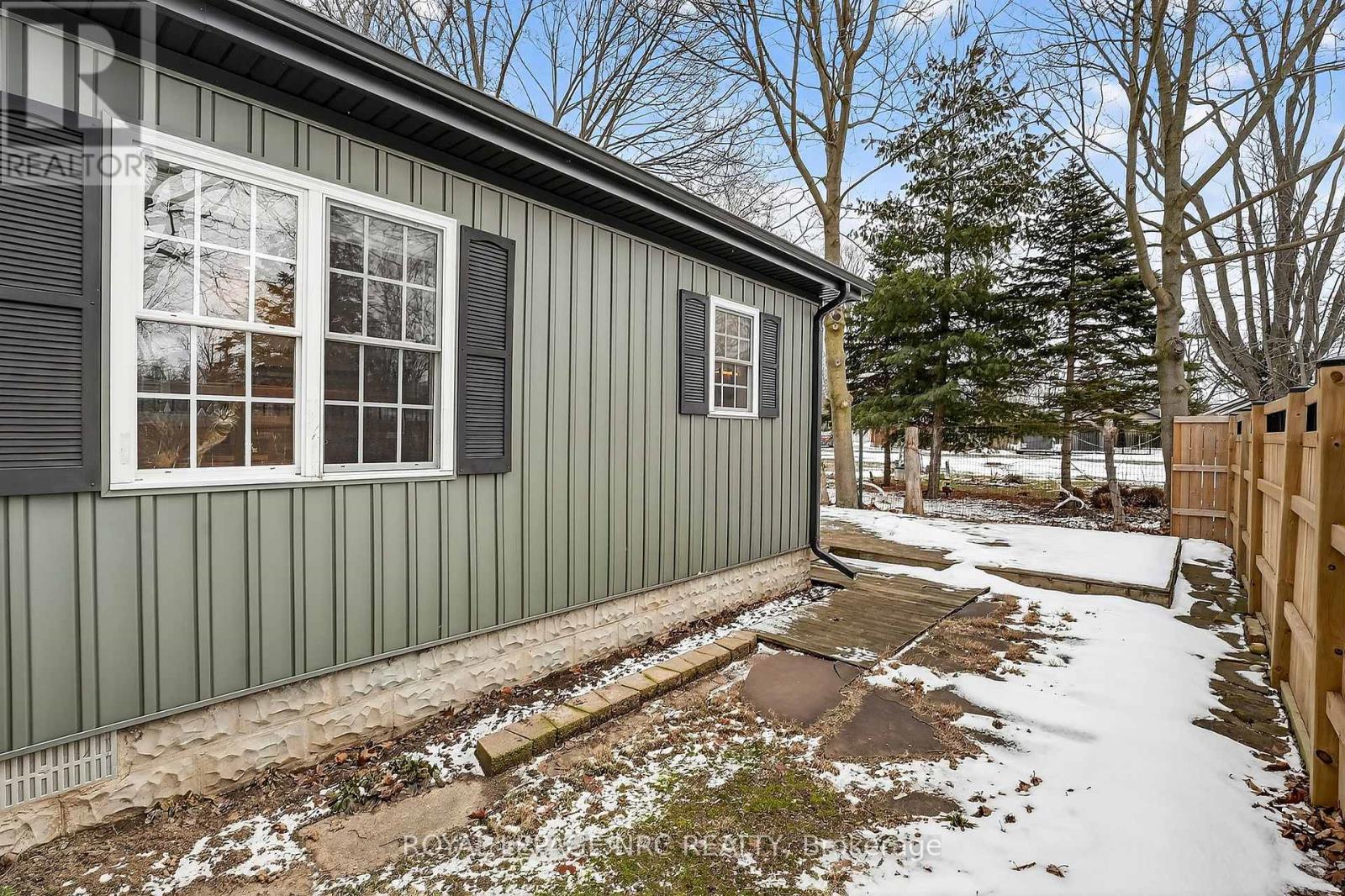 276 Elmwood Avenue, Fort Erie, Ontario  L0S 1B0 - Photo 23 - X12827862