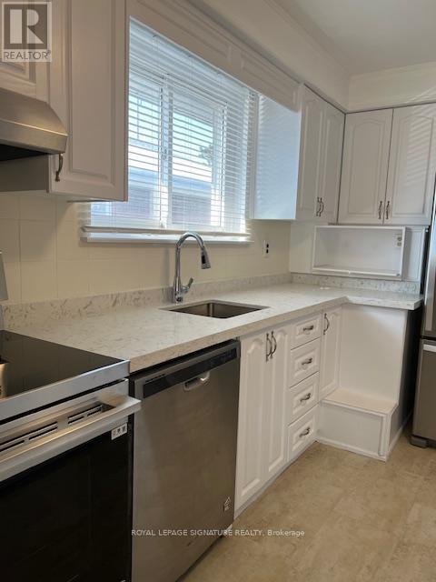 92 Fortrose Crescent, Toronto, Ontario  M3A 2H1 - Photo 16 - C12808818